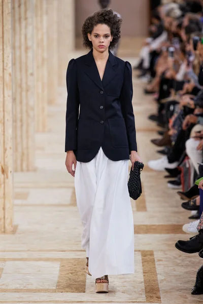 Look 53